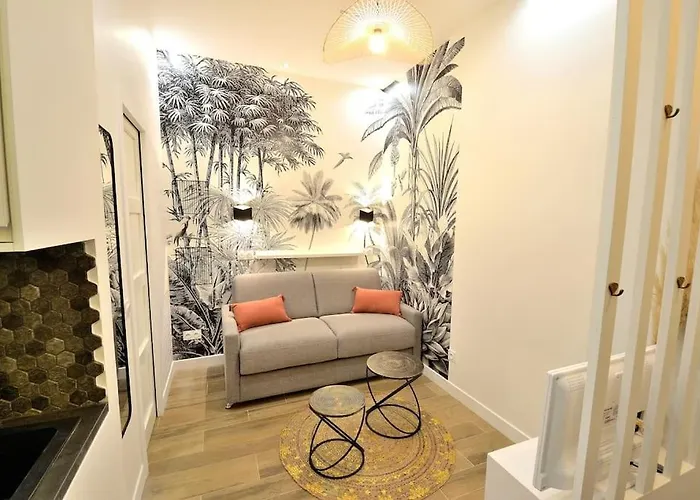 Tiny Cosy Studio Namastay In Trendy Canal St Martin Area