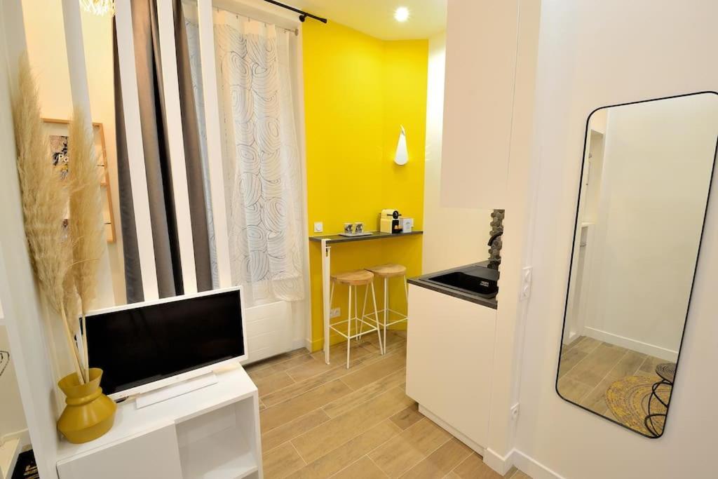 Apartment Tiny Cosy Namastay In Trendy Canal St Martin Area