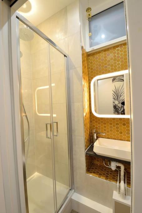 Tiny Cosy Namastay In Trendy Canal St Martin Area Apartment Paris